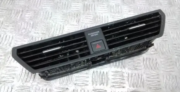 Volkswagen Jetta USA Dash center air vent grill 17B819728A 17B819728D