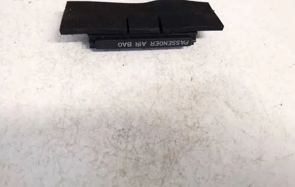 Passenger airbag on/off switch