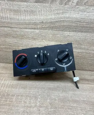 Opel Zafira A Climate control unit 90673