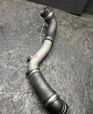 BMW 5 E60 E61 Intercooler hose/pipe 7798101