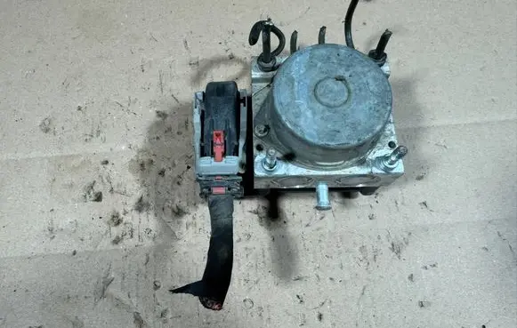 Hyundai i20 (PB PBT) ABS Pump 0265800795 99231F0106