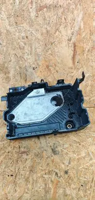 Renault Clio V Battery box tray P1011233