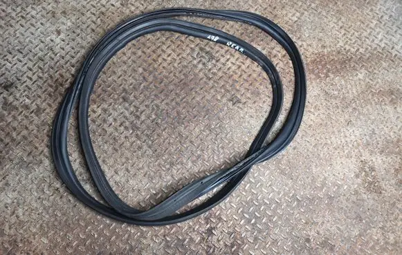 Ford Focus Trunk rubber seal (body) 