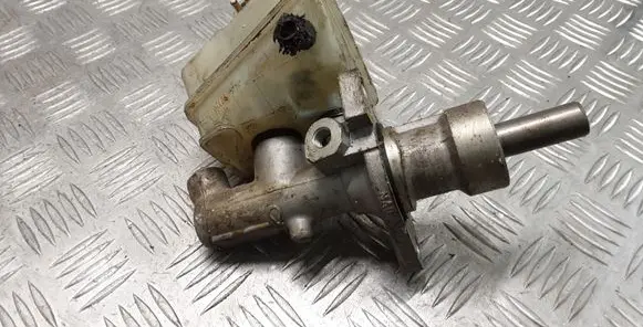 Mercedes-Benz E W210 Master brake cylinder 2024300002