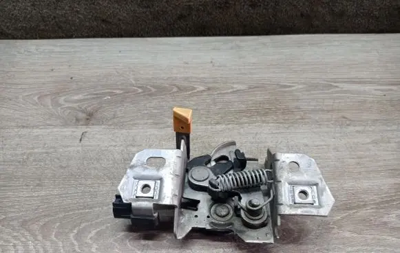 Volvo C30 Engine bonnet/hood lock/catch 30716530 30716529
