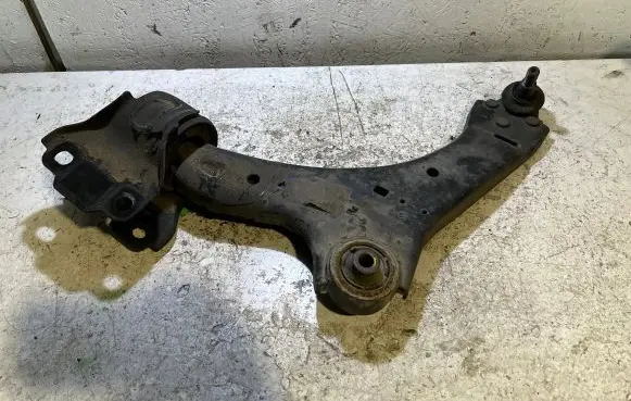 Ford Mondeo MK IV Front lower control arm/wishbone