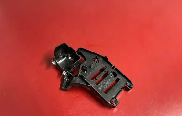 BMW i3 Other engine bay part 7640517