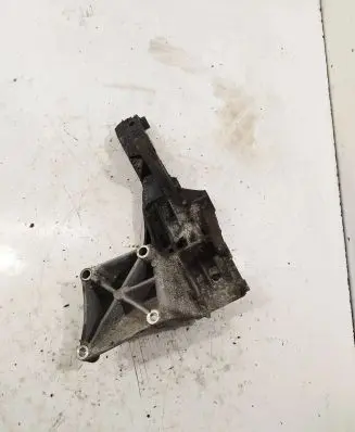 Volkswagen Transporter - Caravelle T4 Generator/alternator bracket 074145169f