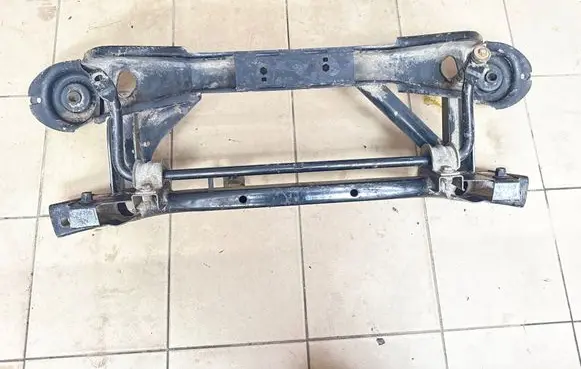 Ford Focus Rear subframe 1640XC06510 5B564BME