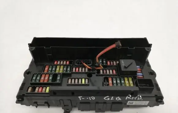 BMW 5 F10 F11 Fuse module 9234421