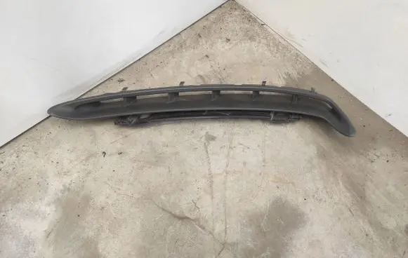 Ford Mustang VI Fender trim (molding) FR3V63280B85AEW FR3V63280B85
