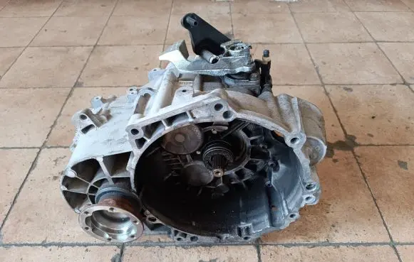 Volkswagen Jetta VI Manual 6 speed gearbox PFN 02Q301103N