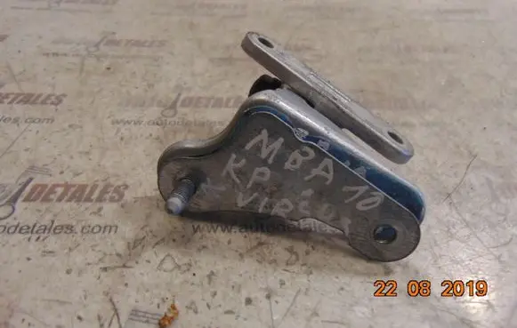 Mercedes-Benz A W169 Front door upper hinge