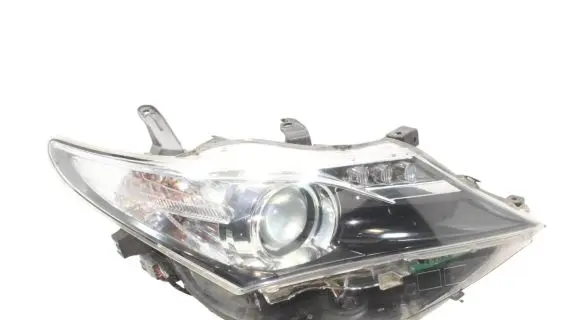 Toyota Auris E180 Headlight/headlamp 8111002E31