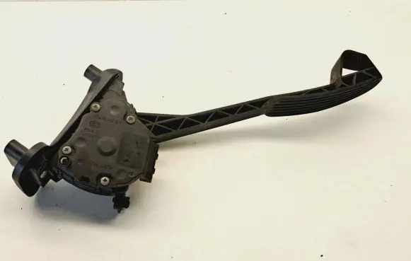 Volvo V70 Accelerator throttle pedal 9496822 00776922 A480