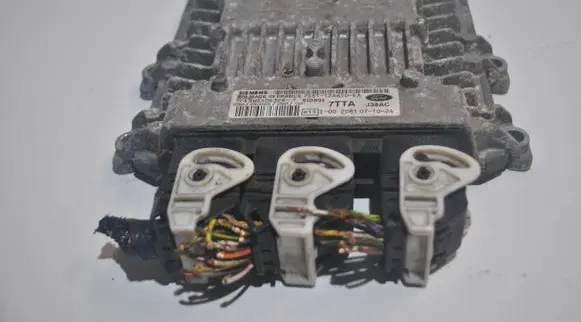 Ford Fiesta Engine control unit/module 7S6112A650EA 5WS40632A 7TTA