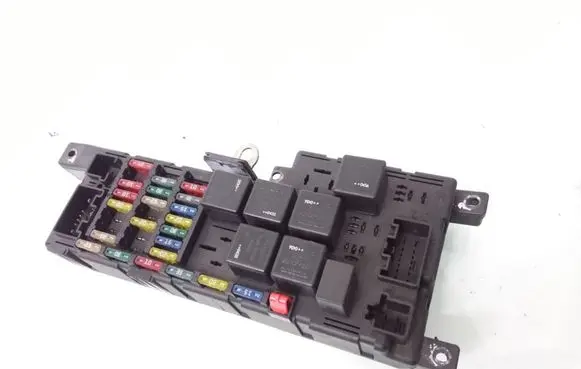 Volvo S60 Fuse module 30728008