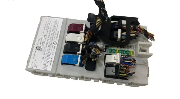 BMW X5 F15 Fuse module 6821976 4559213102 59BC1FF05