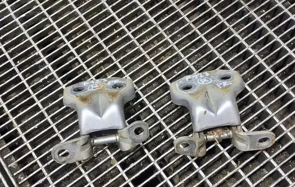 Subaru XV Front door hinge set 