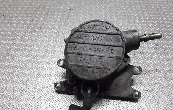 Opel Zafira A Vacuum pump 24406132