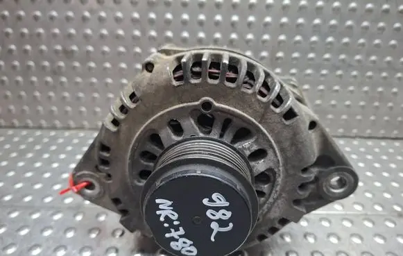 Opel Astra H Generator/alternator S26279780 8973061982