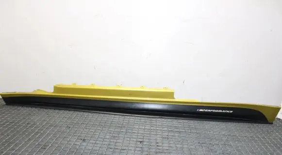 BMW M4 F82 F83 Sill