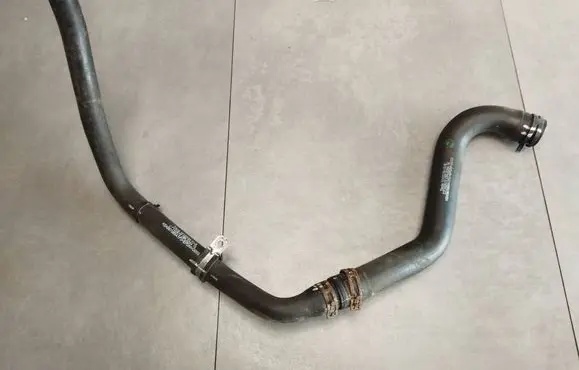 Mercedes-Benz B W246 W242 Engine coolant pipe/hose 101553810B