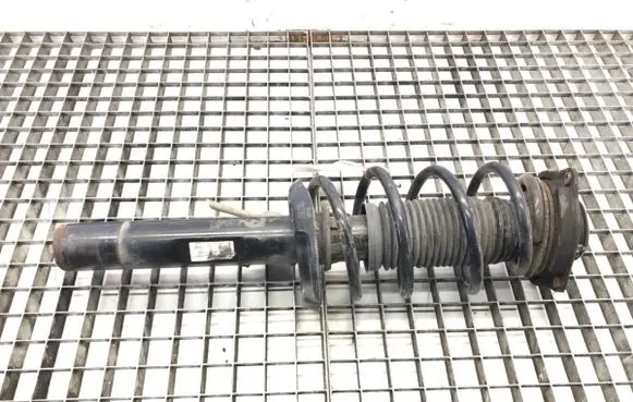 Audi Q3 8U Front shock absorber/damper