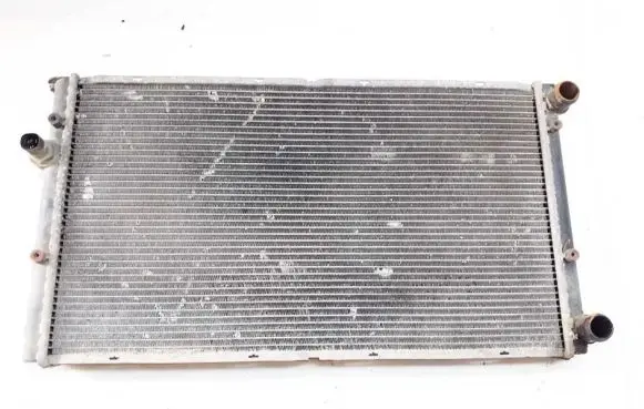 Volkswagen Golf III Coolant radiator