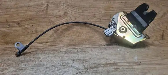 Volvo S80 Tailgate/trunk/boot lock/catch/latch 8652398
