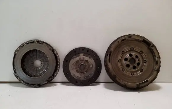 Audi Q2 - Clutch set kit 05C105266 05C141025A 05C141031B