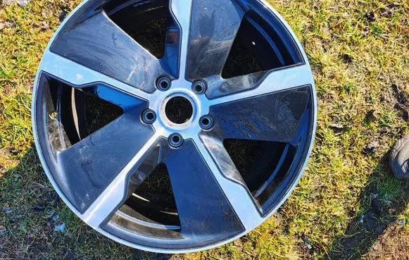 Porsche Taycan 9J1 R21 alloy rim 9J1601025AC