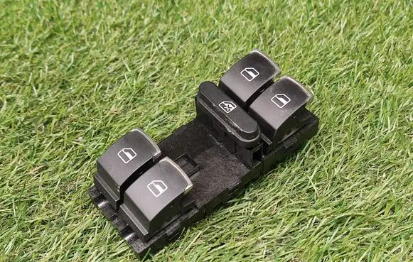 Volkswagen PASSAT CC Electric window control switch 3C8959857