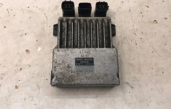 Toyota Corolla Verso AR10 Fuel injection control unit/module 8987120070 1310001371