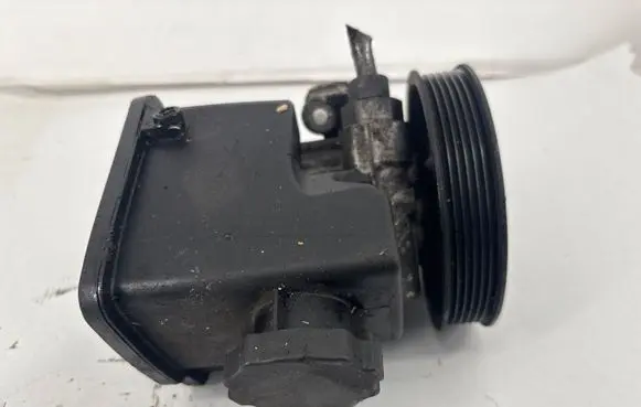 Mercedes-Benz C W204 Power steering pump 7691332154 A0044667001