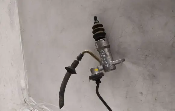 Audi A4 S4 B5 8D Clutch master cylinder 8D1721401