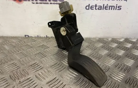 Ford Focus Accelerator throttle pedal 2M519F836AE