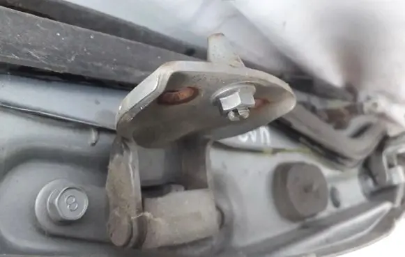 Mazda 323 Rear door lower hinge