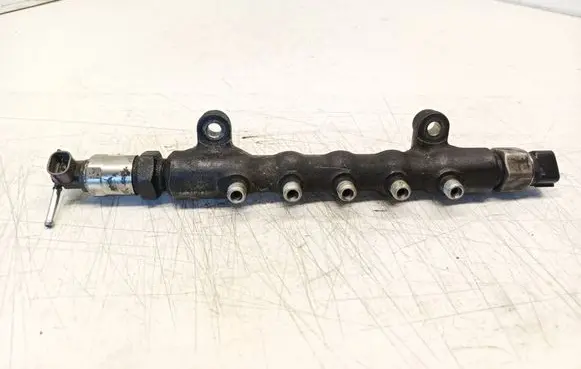 Toyota Corolla Verso AR10 Fuel main line pipe 238100R020