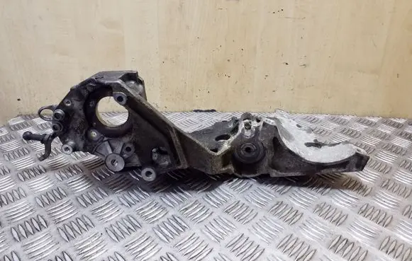 Skoda Yeti (5L) Generator/alternator bracket 03L903143Q