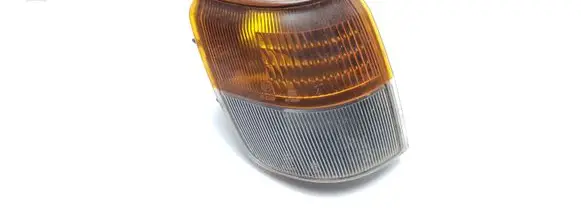 Mitsubishi Pajero Front indicator light 21037747 21037746
