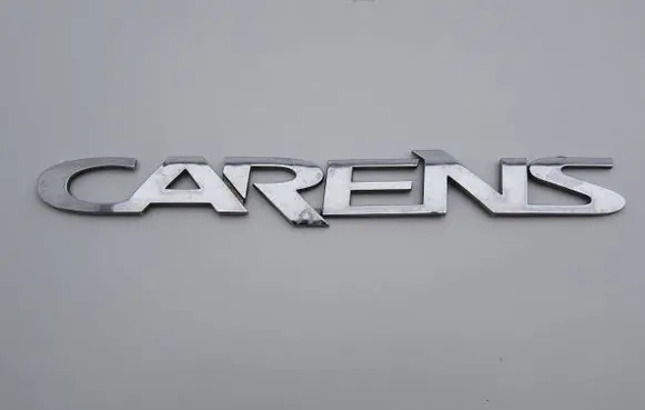 KIA Carens II Manufacturers badge/model letters