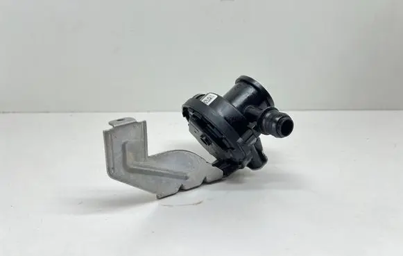 BMW 7 G11 G12 Fuel tank valve 7447496