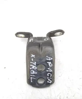 Nissan X-Trail T32 Front door lower hinge 