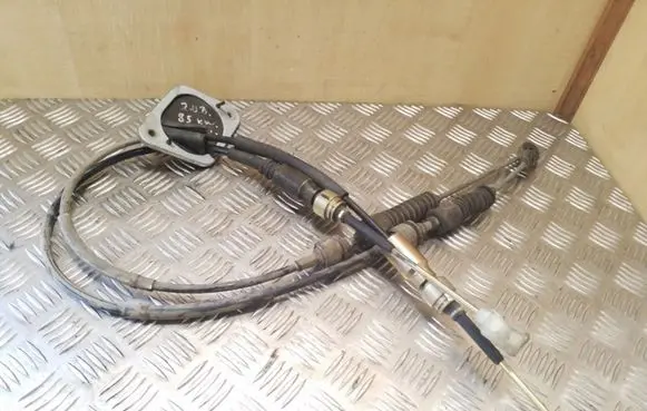 Toyota RAV 4 (XA20) Gear shift cable linkage