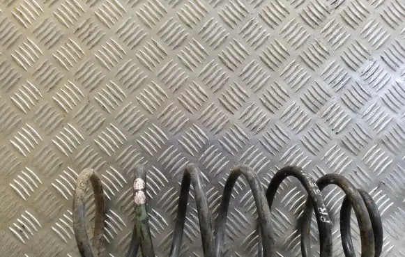 Volkswagen PASSAT B4 Front coil spring