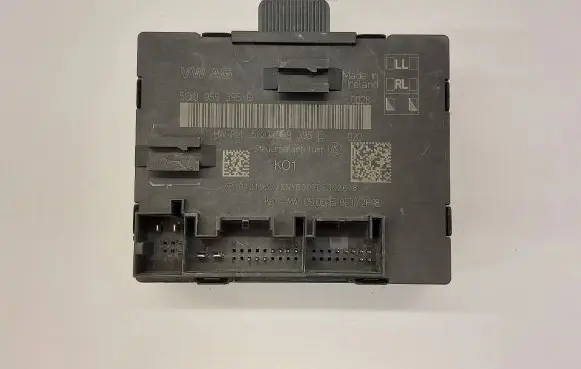 Volkswagen PASSAT B8 Door control unit/module 5Q0959395D 5Q0959395B
