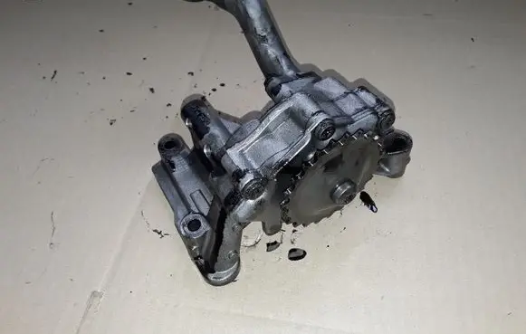 Mitsubishi Outlander Oil pump 03G115105 01398182