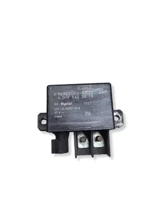 Mercedes-Benz E W211 Charging relay A0025423819 V23132A2001X14
