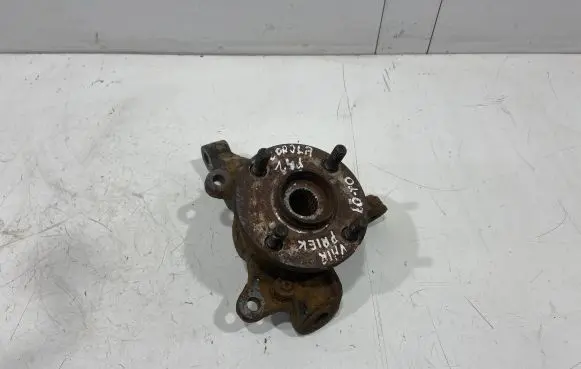 Toyota Corolla E120 E130 Front wheel hub spindle knuckle DT4